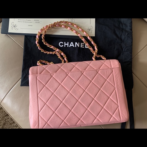 Chanel medium Classic quilted single flap bag - Picture 2 of 13